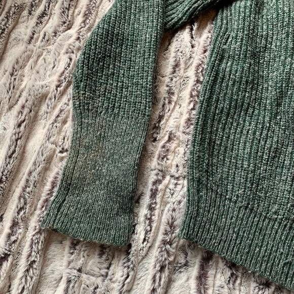 Small Banana Republic Green Sweater - Picture 5 of 7